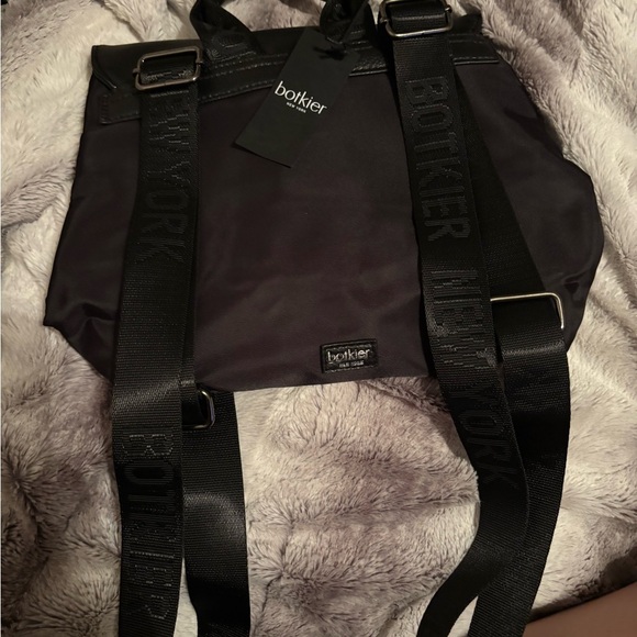 Botkier New York tigger back pack